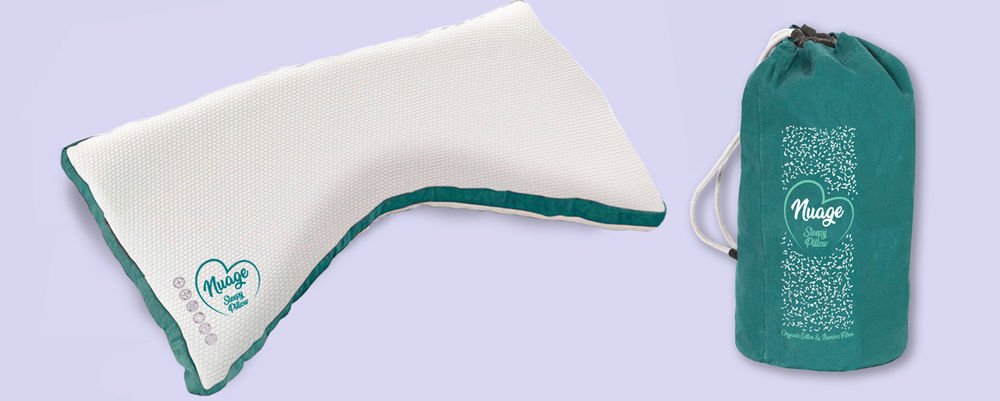 Oreiller ergonomique blanc et vert imprimé du logo Nuage Sleepy Pillow, avec housse